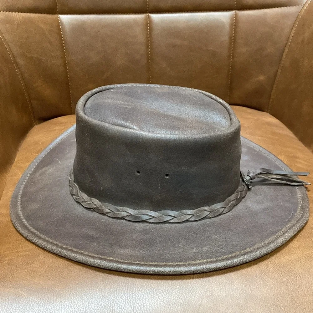 Minnetonka Unisex Tan Leather Fold Up Hat - Picture 14 of 17